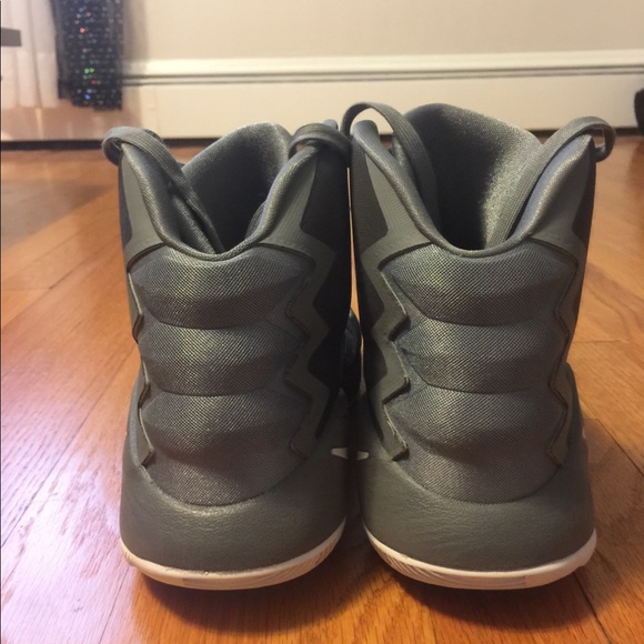 Women’s Nike Hyper-dunk Basketball Shoes - Picture 2 of 6